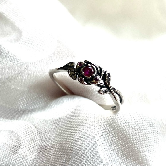 🌹 NWOT Beauty and the Beast Rose Ring - Princess Belle✨ - Picture 1 of 13